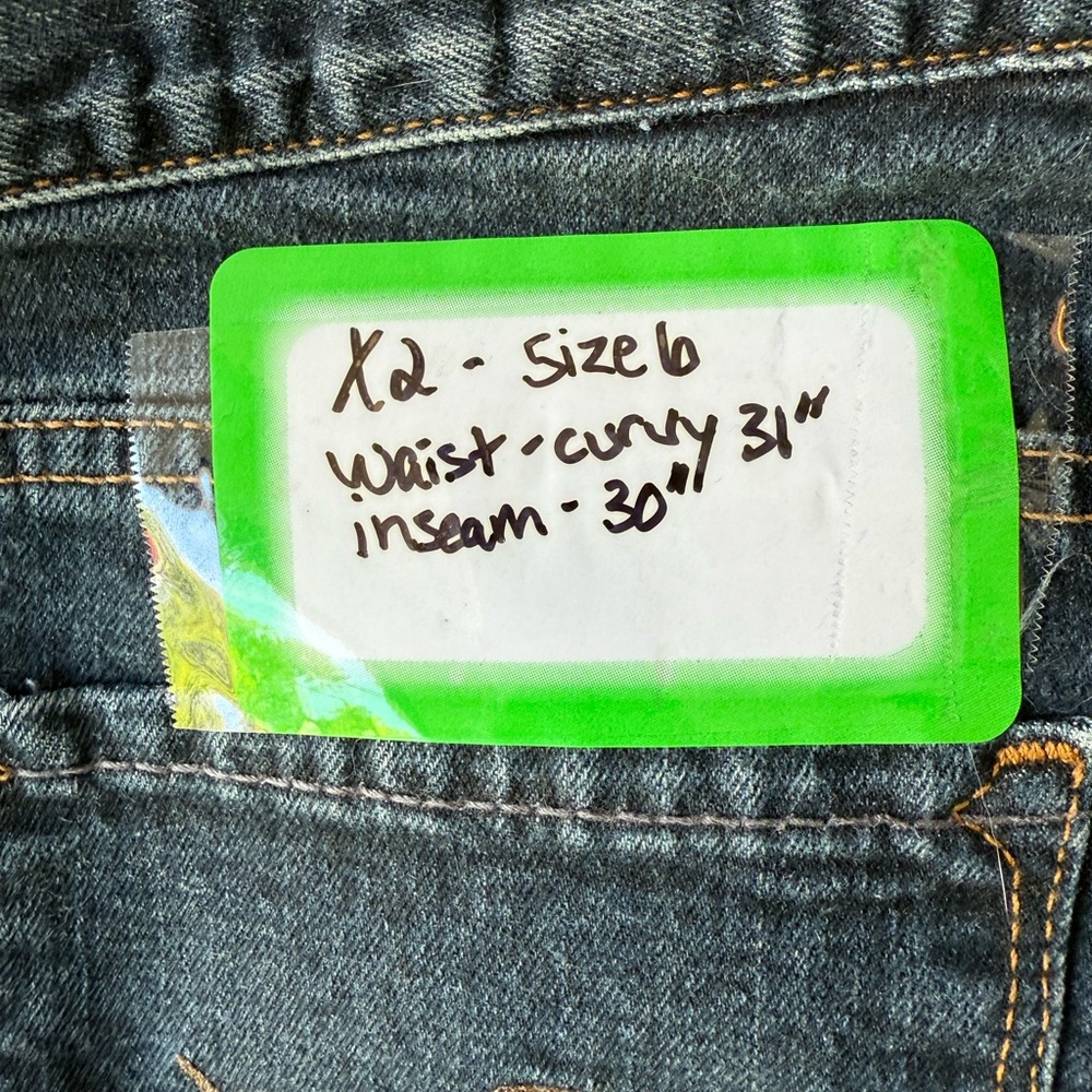Limited X2 Jeans Curvy Size 6 Waist 31